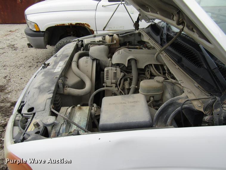 image for item DB2048 2001 GMC Sierra 1500 pickup truck