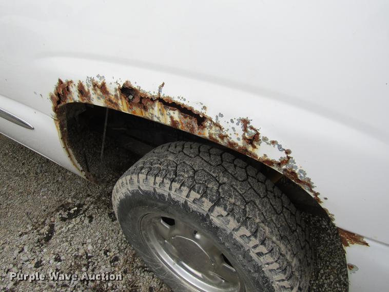 image for item DB2048 2001 GMC Sierra 1500 pickup truck