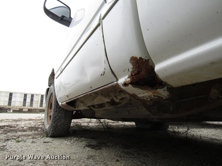 image for item DB2048 2001 GMC Sierra 1500 pickup truck