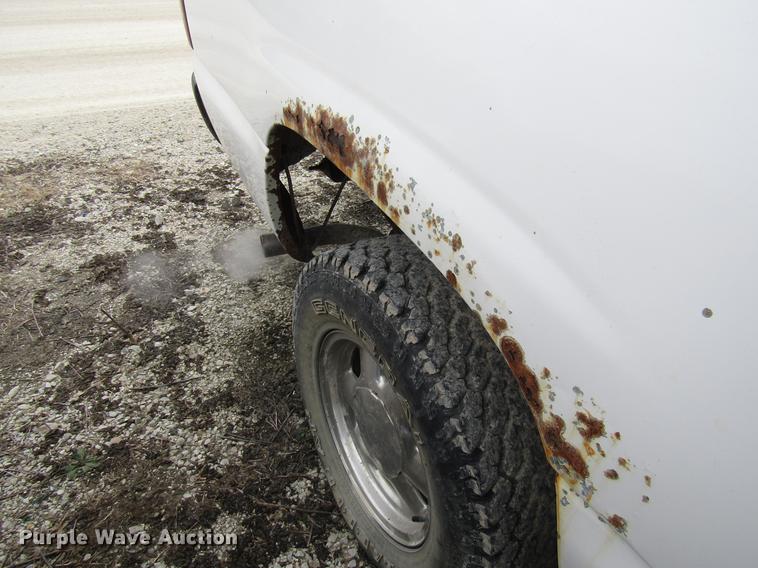 image for item DB2048 2001 GMC Sierra 1500 pickup truck