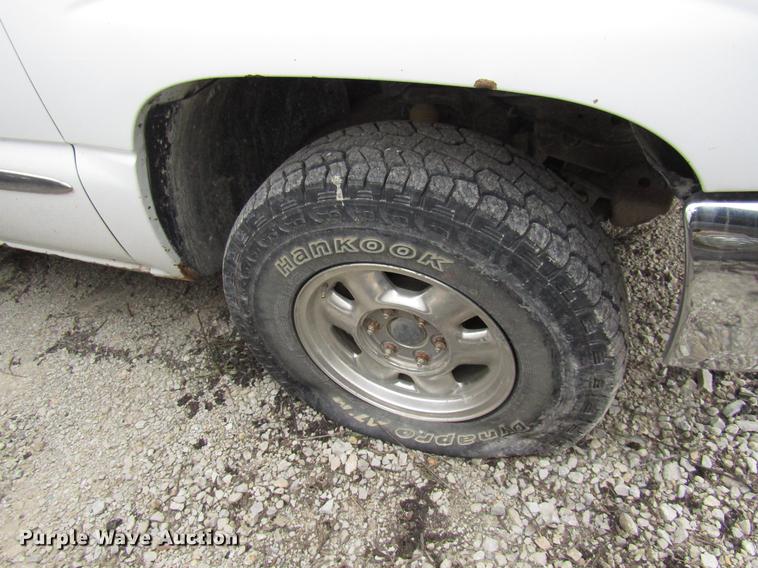 image for item DB2048 2001 GMC Sierra 1500 pickup truck