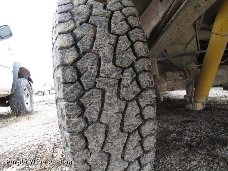 image for item DB2048 2001 GMC Sierra 1500 pickup truck