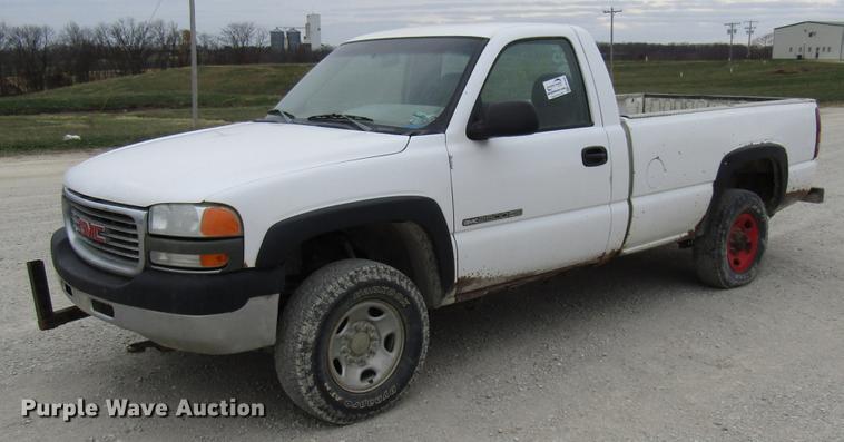image for item DB2050 2002 GMC Sierra 2500HD pickup truck