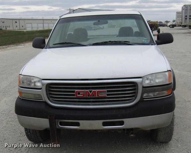 image for item DB2050 2002 GMC Sierra 2500HD pickup truck