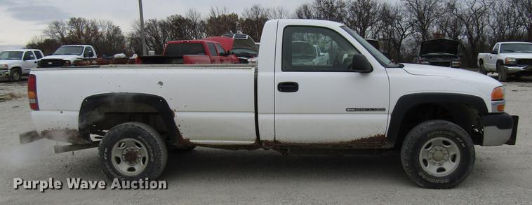 image for item DB2050 2002 GMC Sierra 2500HD pickup truck