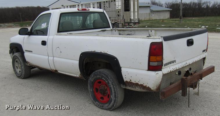 image for item DB2050 2002 GMC Sierra 2500HD pickup truck