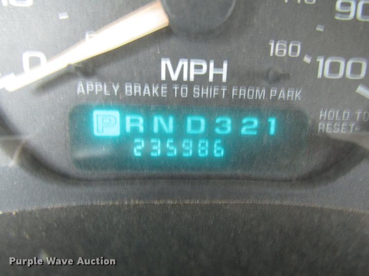 image for item DB2050 2002 GMC Sierra 2500HD pickup truck