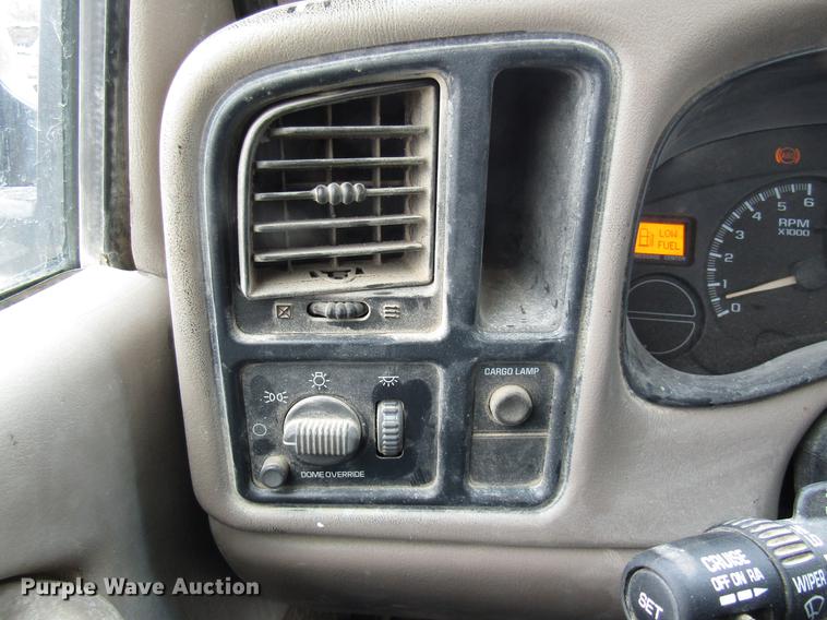 image for item DB2050 2002 GMC Sierra 2500HD pickup truck