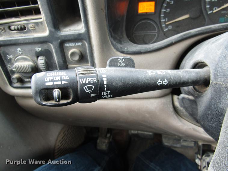 image for item DB2050 2002 GMC Sierra 2500HD pickup truck