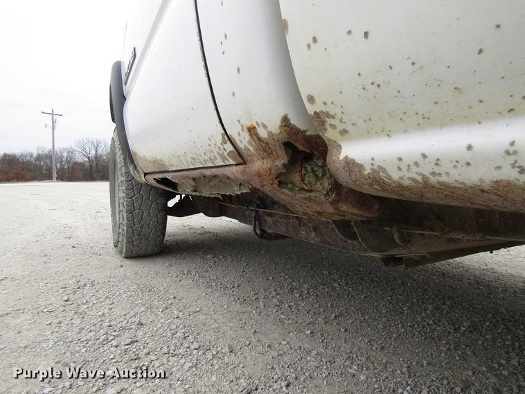 image for item DB2050 2002 GMC Sierra 2500HD pickup truck