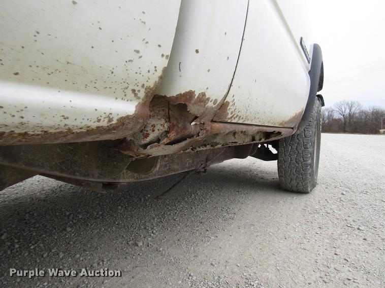 image for item DB2050 2002 GMC Sierra 2500HD pickup truck