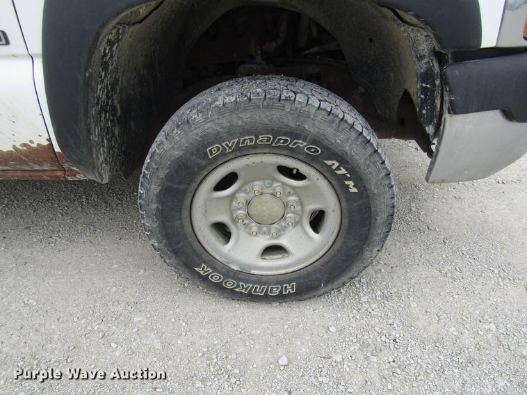 image for item DB2050 2002 GMC Sierra 2500HD pickup truck