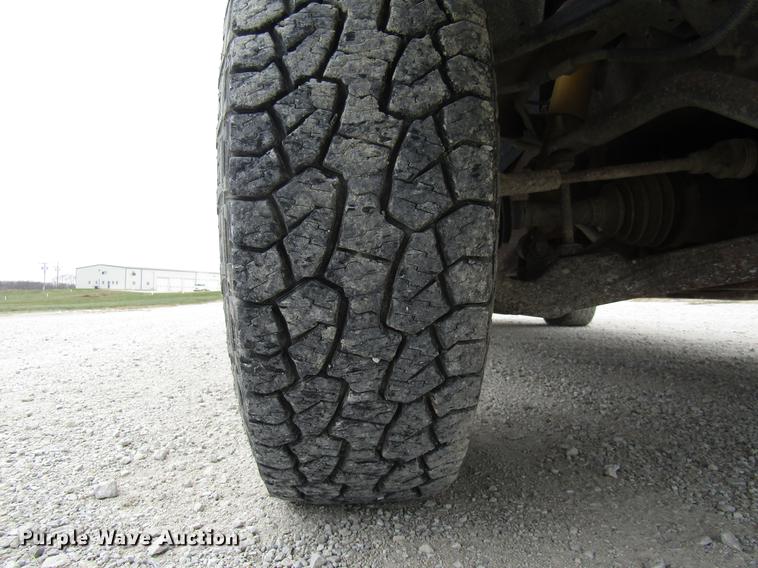 image for item DB2050 2002 GMC Sierra 2500HD pickup truck