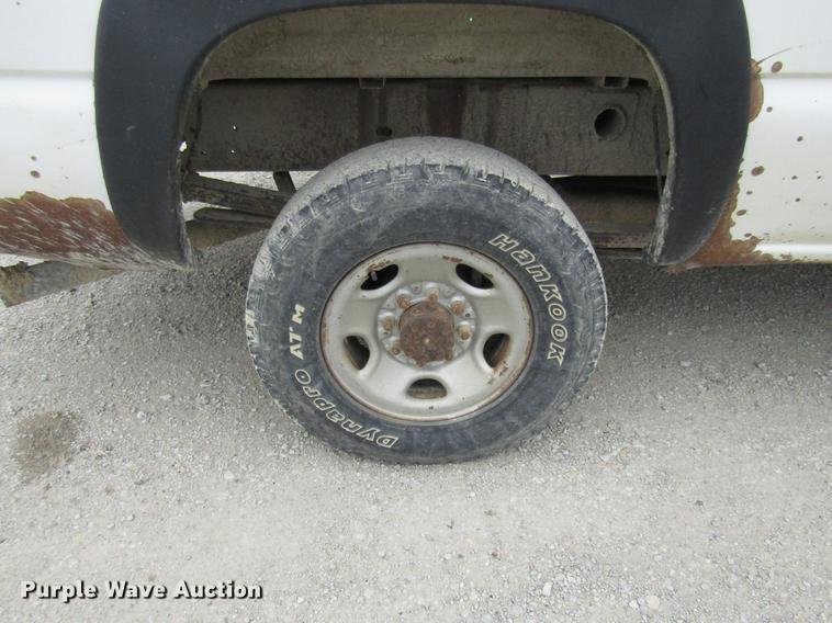 image for item DB2050 2002 GMC Sierra 2500HD pickup truck