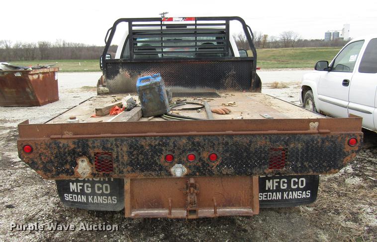 image for item DB2051 2006 Ford F550 flatbed truck