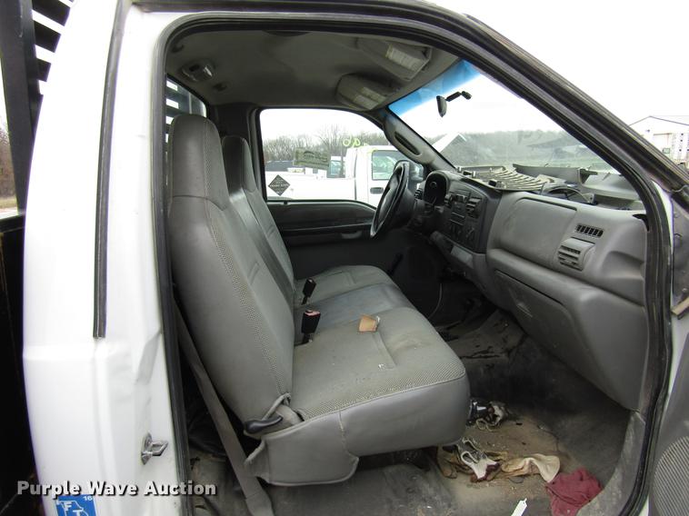 image for item DB2051 2006 Ford F550 flatbed truck