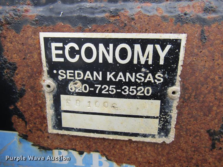 image for item DB2051 2006 Ford F550 flatbed truck