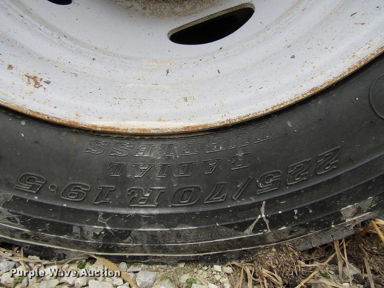 image for item DB2051 2006 Ford F550 flatbed truck