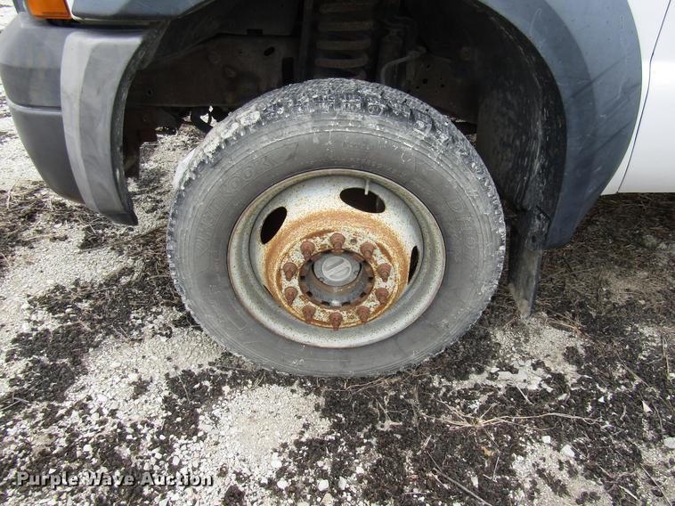 image for item DB2051 2006 Ford F550 flatbed truck