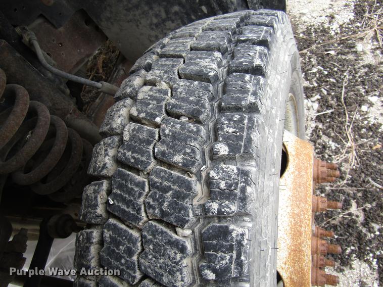 image for item DB2051 2006 Ford F550 flatbed truck