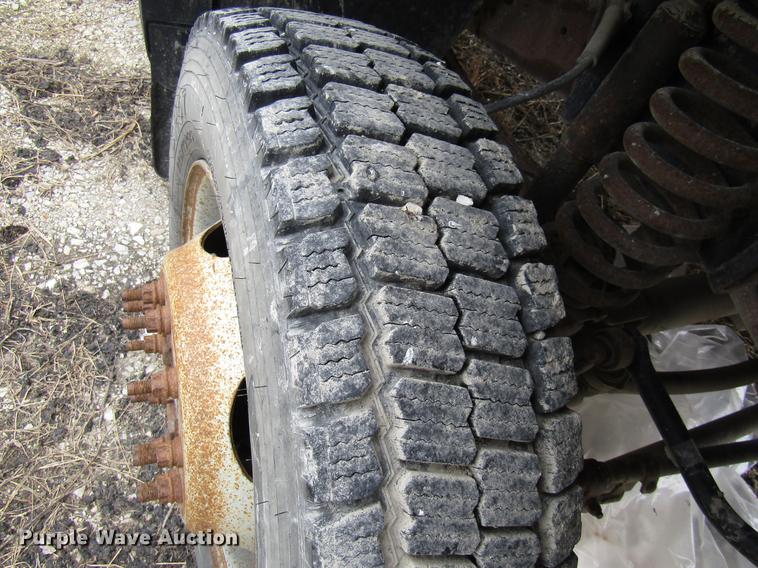 image for item DB2051 2006 Ford F550 flatbed truck