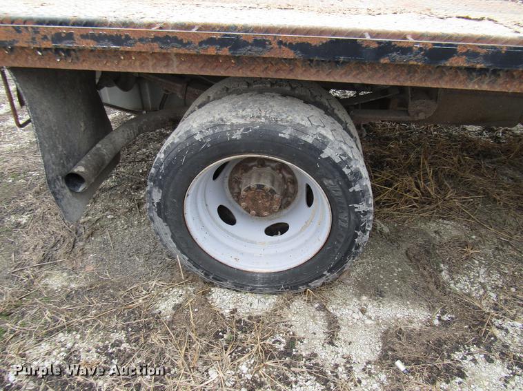 image for item DB2051 2006 Ford F550 flatbed truck