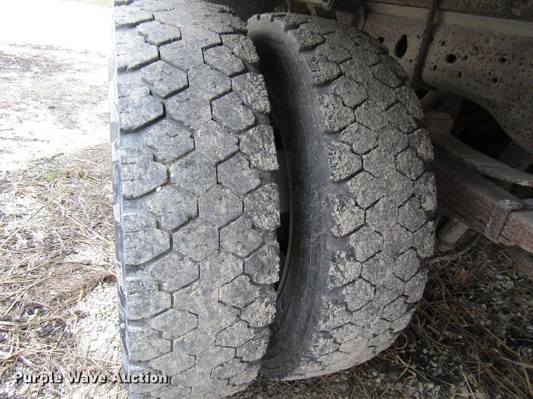 image for item DB2051 2006 Ford F550 flatbed truck