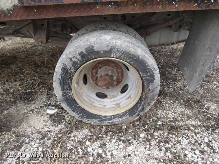 image for item DB2051 2006 Ford F550 flatbed truck