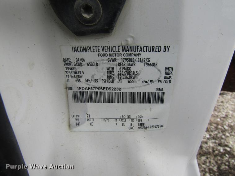 image for item DB2051 2006 Ford F550 flatbed truck