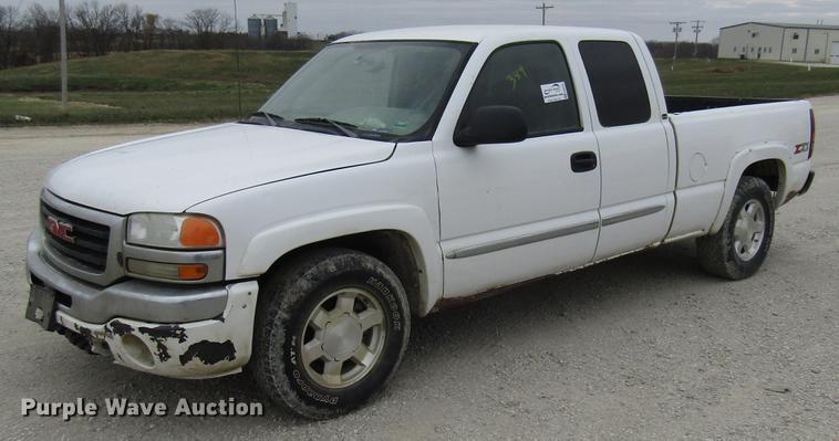 image for item DB2052 2006 GMC Sierra 1500 Ext. Cab pickup truck