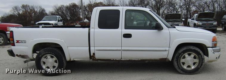 image for item DB2052 2006 GMC Sierra 1500 Ext. Cab pickup truck