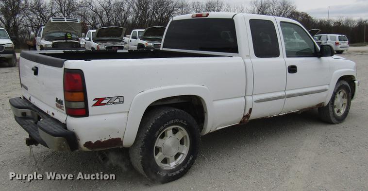 image for item DB2052 2006 GMC Sierra 1500 Ext. Cab pickup truck