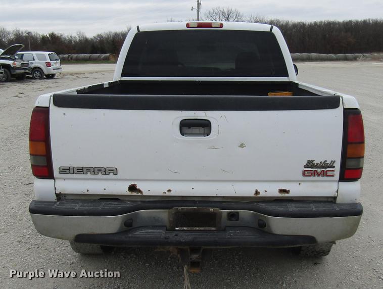 image for item DB2052 2006 GMC Sierra 1500 Ext. Cab pickup truck