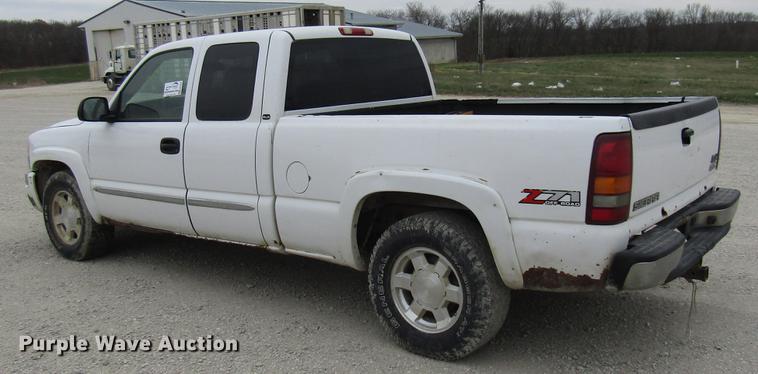 image for item DB2052 2006 GMC Sierra 1500 Ext. Cab pickup truck