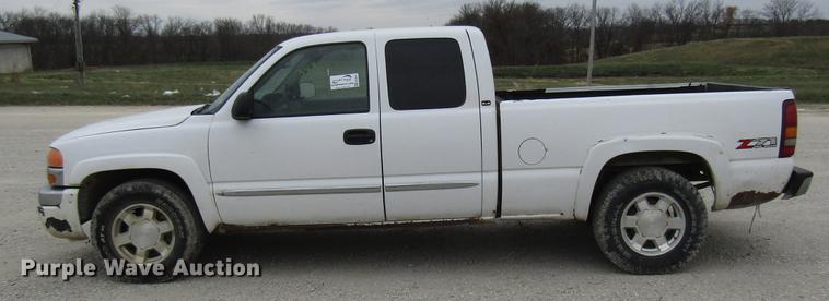 image for item DB2052 2006 GMC Sierra 1500 Ext. Cab pickup truck