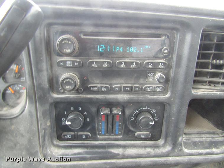 image for item DB2052 2006 GMC Sierra 1500 Ext. Cab pickup truck