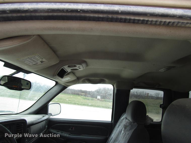 image for item DB2052 2006 GMC Sierra 1500 Ext. Cab pickup truck