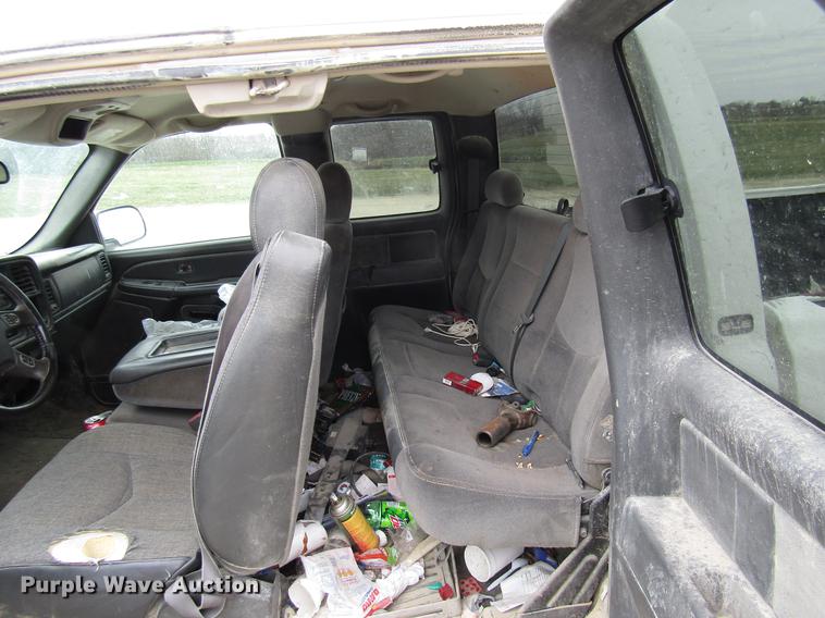 image for item DB2052 2006 GMC Sierra 1500 Ext. Cab pickup truck