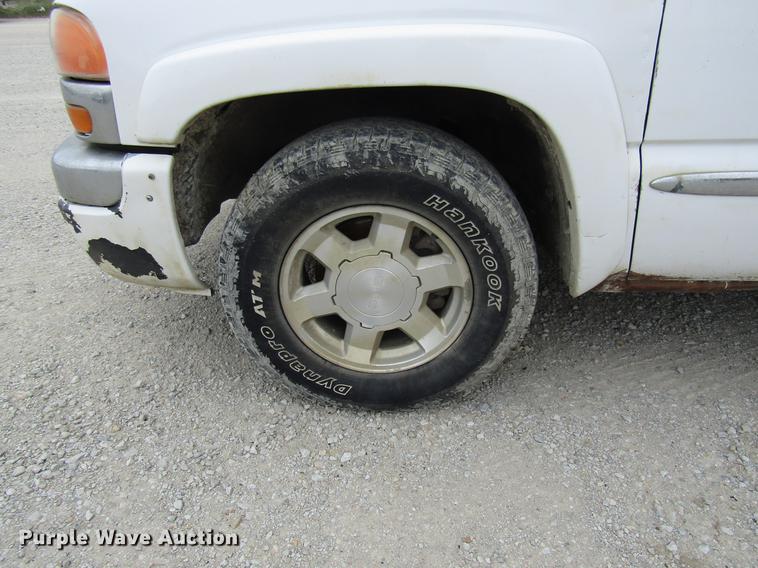 image for item DB2052 2006 GMC Sierra 1500 Ext. Cab pickup truck