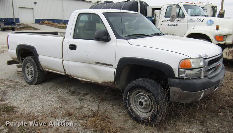 image for item DB2054 2002 GMC Sierra 2500HD pickup truck