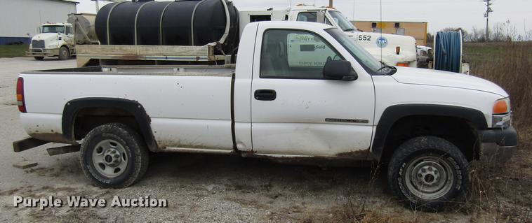 image for item DB2054 2002 GMC Sierra 2500HD pickup truck