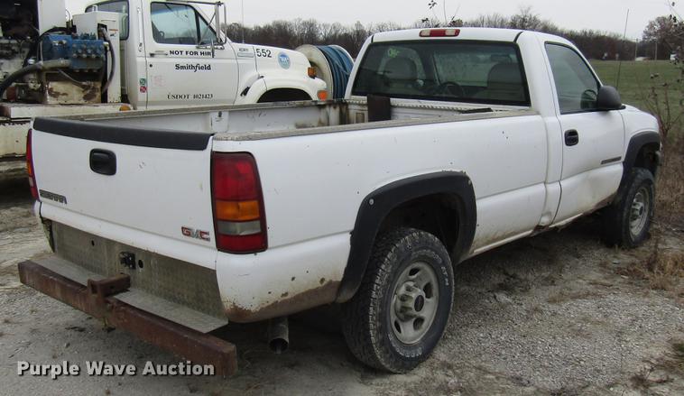 image for item DB2054 2002 GMC Sierra 2500HD pickup truck