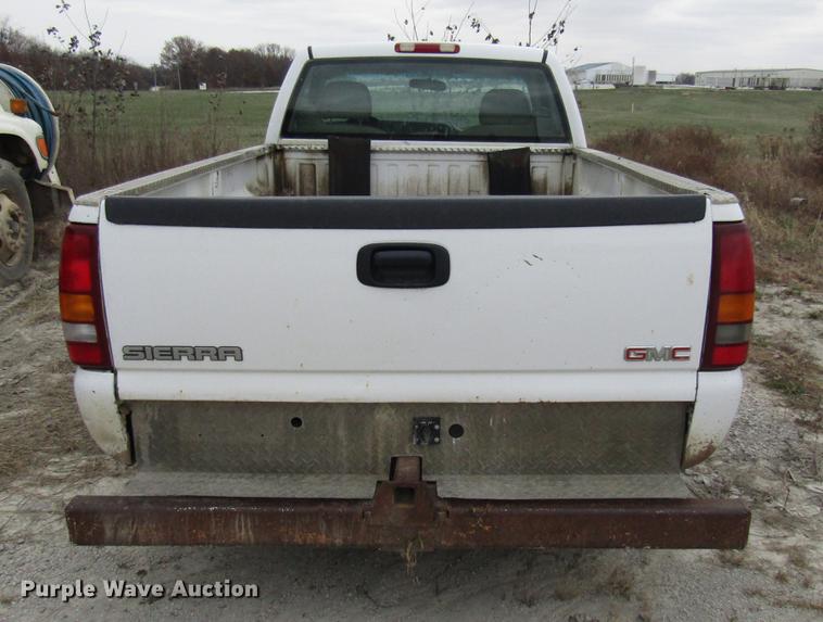 image for item DB2054 2002 GMC Sierra 2500HD pickup truck