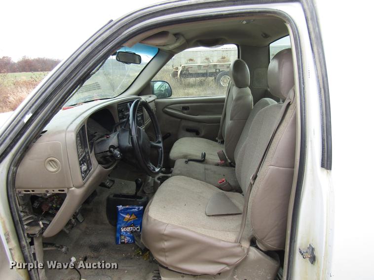 image for item DB2054 2002 GMC Sierra 2500HD pickup truck