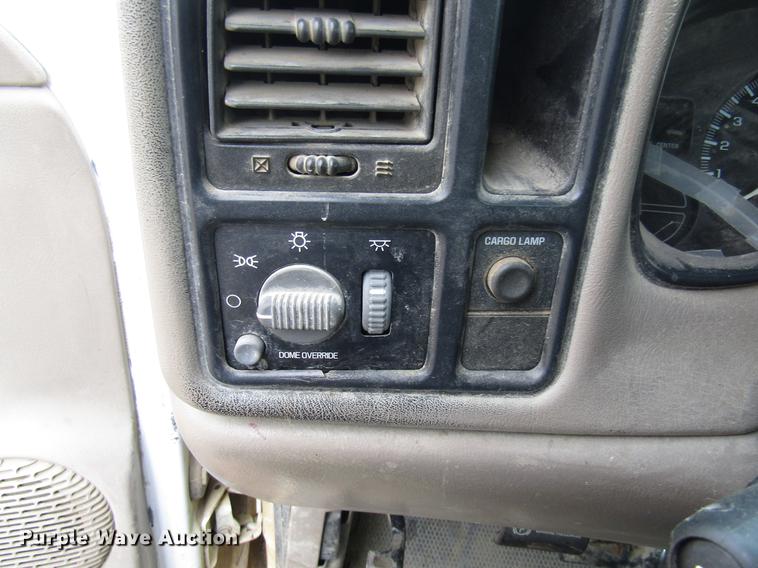 image for item DB2054 2002 GMC Sierra 2500HD pickup truck