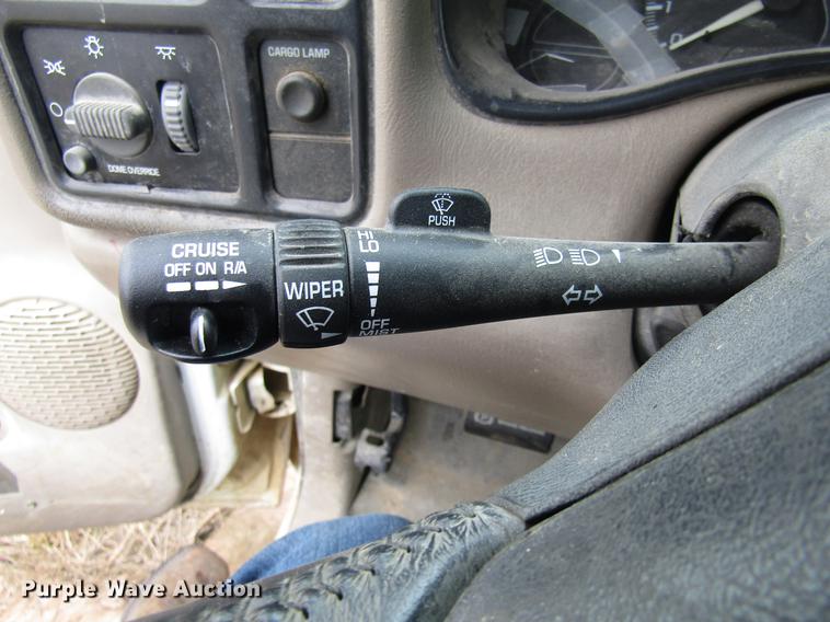 image for item DB2054 2002 GMC Sierra 2500HD pickup truck