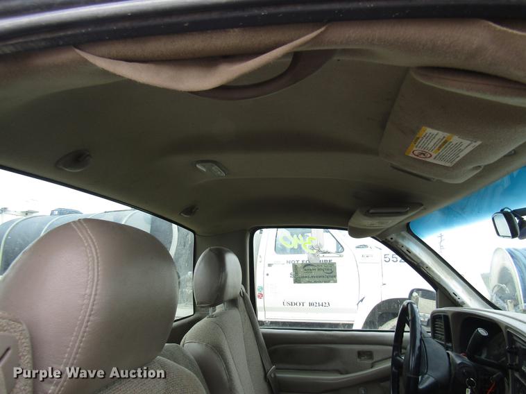 image for item DB2054 2002 GMC Sierra 2500HD pickup truck