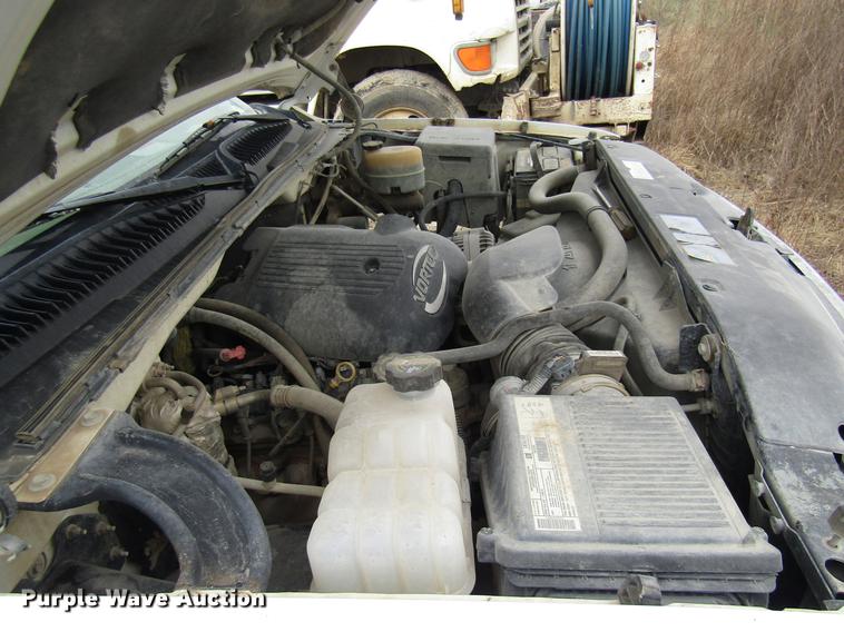 image for item DB2054 2002 GMC Sierra 2500HD pickup truck