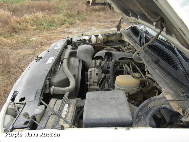 image for item DB2054 2002 GMC Sierra 2500HD pickup truck