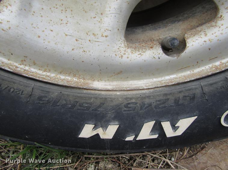 image for item DB2054 2002 GMC Sierra 2500HD pickup truck